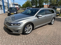 Volkswagen Passat Variant - 1.4 TSI GTE Highline CARPLAY PANO MASSAGE NAP