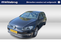 Volkswagen Golf - 1.5 TSI 130pk Highline Executive / Navigatie / Parkeersensoren / 17"LM Velgen / Alcantara