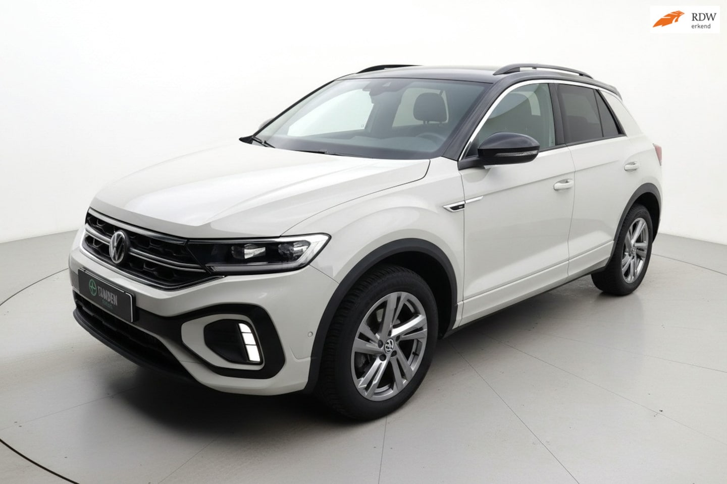 Volkswagen T-Roc - 1.0 TSI R-Line|LED|Navi|Camera|Clima|DAB|Stoelverwarming|17inch - AutoWereld.nl