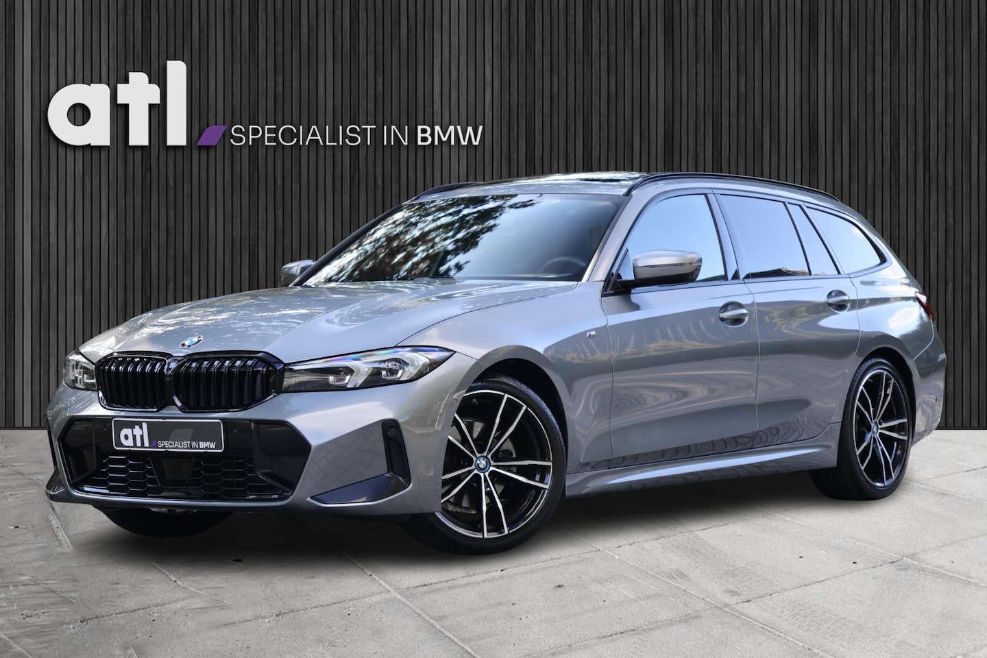 BMW 3-serie Touring - 320i M-Sport | Pano | HUD | ACC | 360 | 19" | Elektr. trekhaak | Alarm kl.3 | Keyless | Hi - AutoWereld.nl