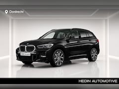 BMW X1 - sDrive20i High Executive | Trekhaak | M-Sport | Leder 19" | Harman Kardon | Stoelverwarmin