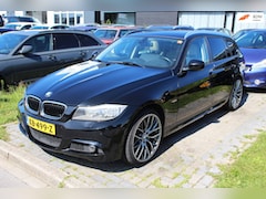 BMW 3-serie Touring - 320i High Executive Panorama NAV Leder Clima Cruise 17" LM Velgen NAP APK
