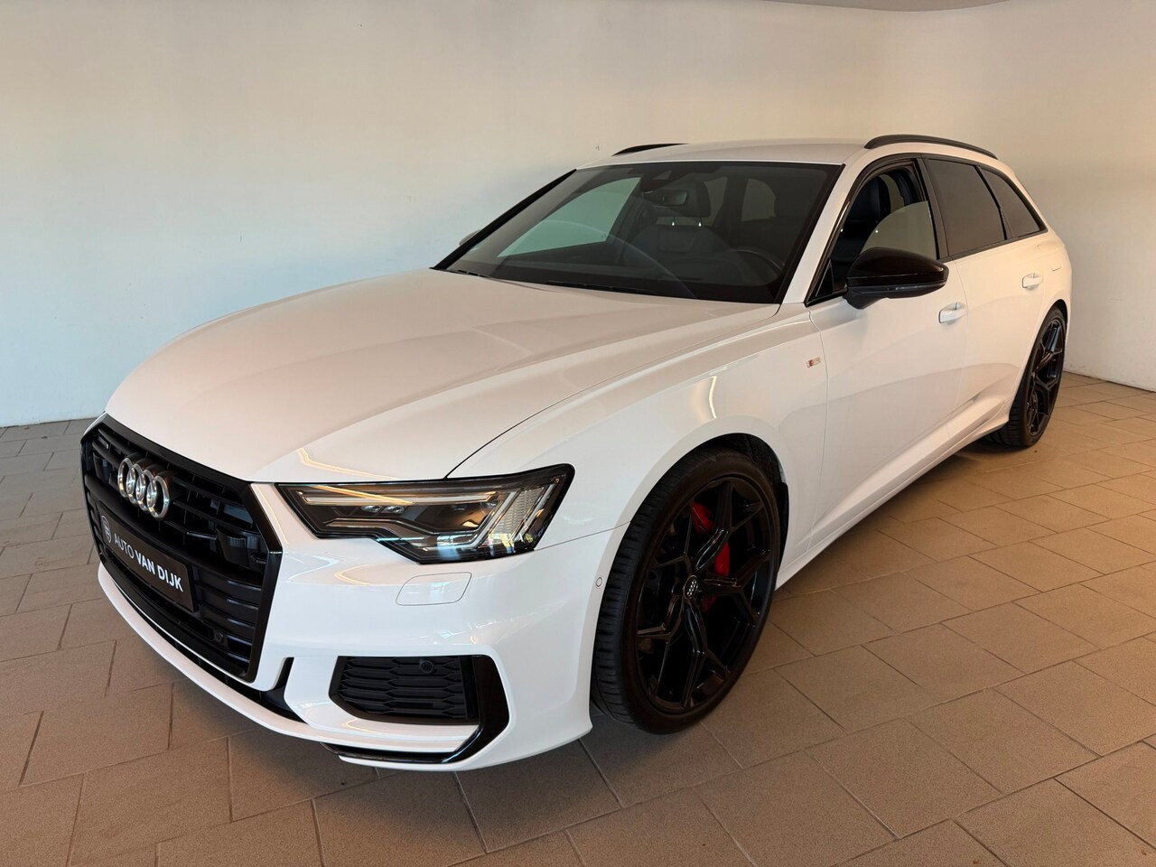 Audi A6 Avant - 55 TFSI E Quattro Competition 367PK S-LINE 21 INCH VELG ZWART LEER HEAD UP APPLE CARPLAY E - AutoWereld.nl