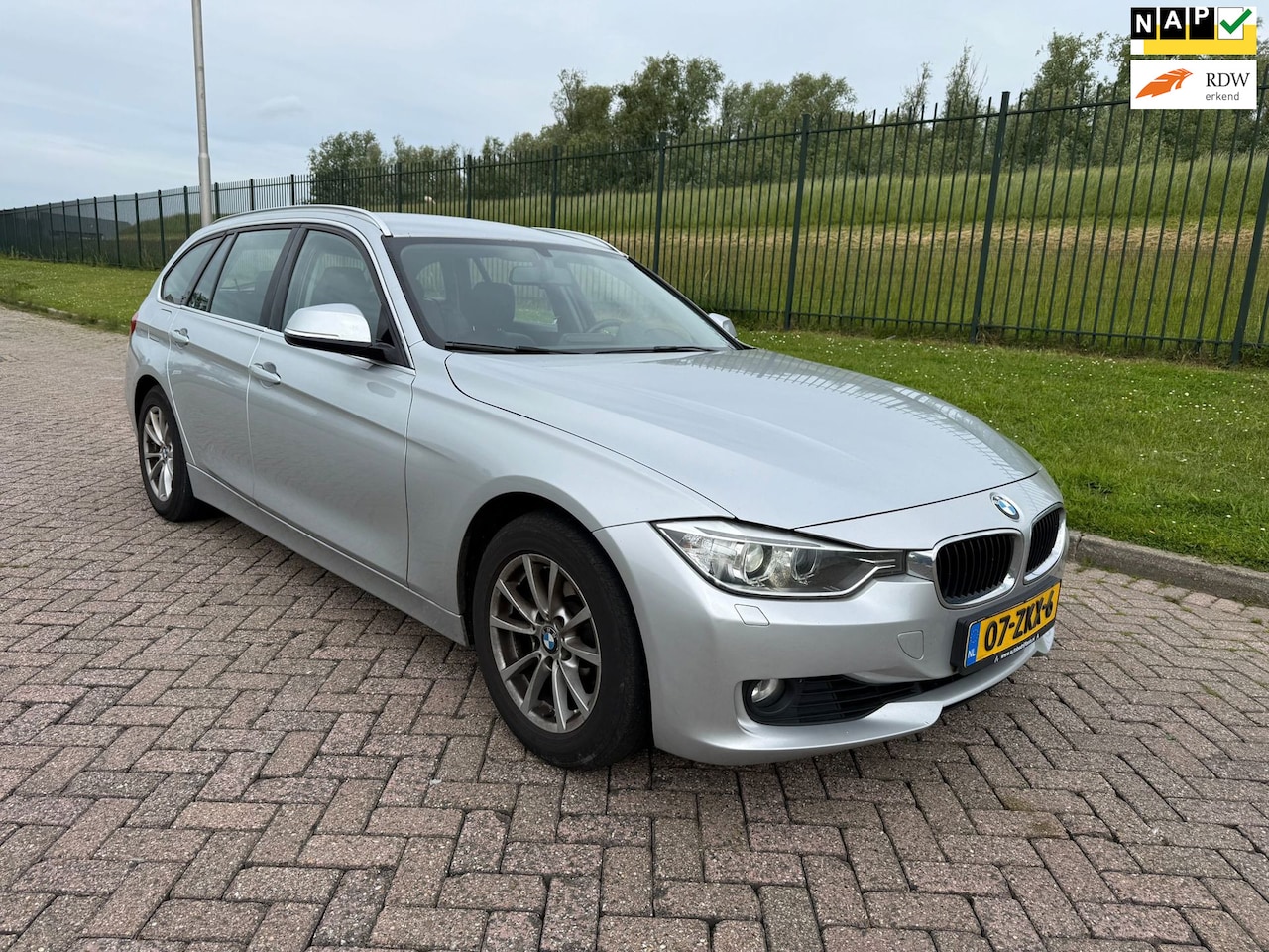 BMW 3-serie Touring - 320i High Executive 320i High Executive - AutoWereld.nl
