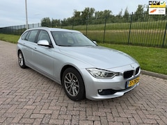 BMW 3-serie Touring - 320i High Executive