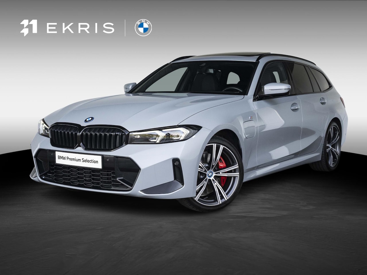 BMW 3-serie Touring - 320e | M Sportpakket Pro | Achteruitrijcamera | Panoramadak | Harman Kardon | 19 inch | St - AutoWereld.nl