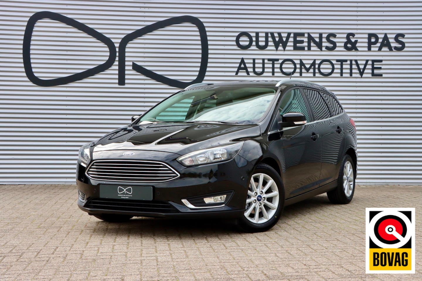 Ford Focus Wagon - 1.0 EcoBoost Titanium Business | CARPLAY | CAMERA | AUTOMAAT | NAVIGATIE - AutoWereld.nl