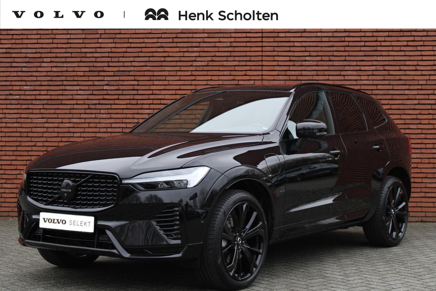 Volvo XC60 - 2.0 T6 Plug-in hybrid AWD Plus Black Edition | Panoramisch schuif-/ kanteldak | Trekhaak, - AutoWereld.nl