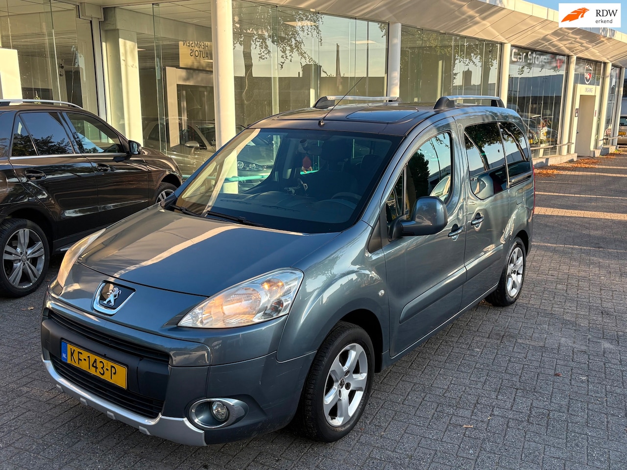 Peugeot Partner Tepee - 1.6 VTi XT Style Pano AC Trekhaak PDC - AutoWereld.nl