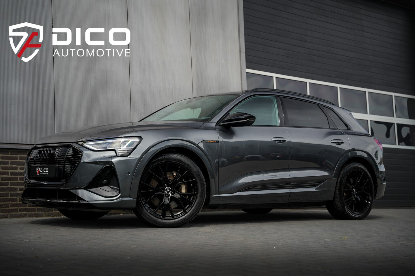 Audi e-tron - 55 Quattro 408 pk Edition 95 kWh S-Line / Daytona-Grau/ Pano-Dak/ B&O 3D/ Matrix-LED/ Head - AutoWereld.nl