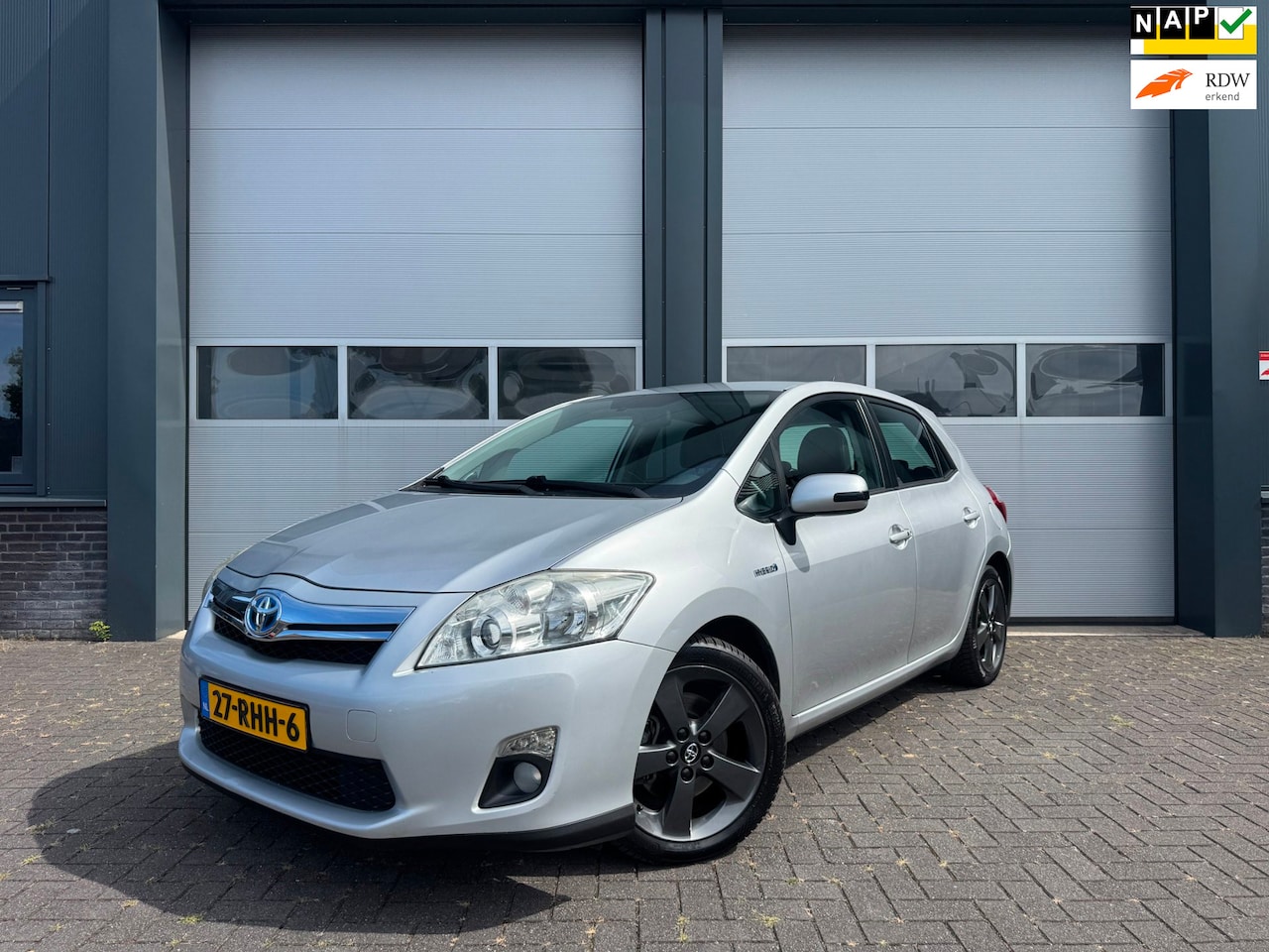 Toyota Auris - 1.8 Full Hybrid Executive Half-leer Navi Camera - AutoWereld.nl