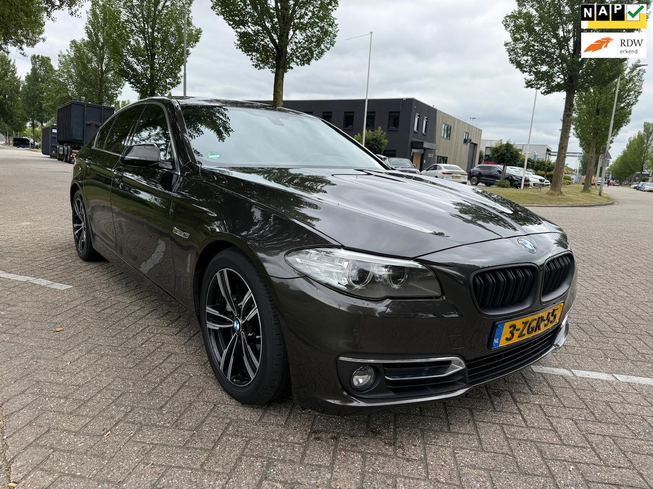BMW 5-serie - 528i High Executive Luxury - AutoWereld.nl