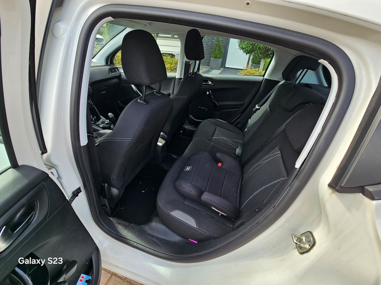 Peugeot 208 - 1.2 Vti Allure . - AutoWereld.nl