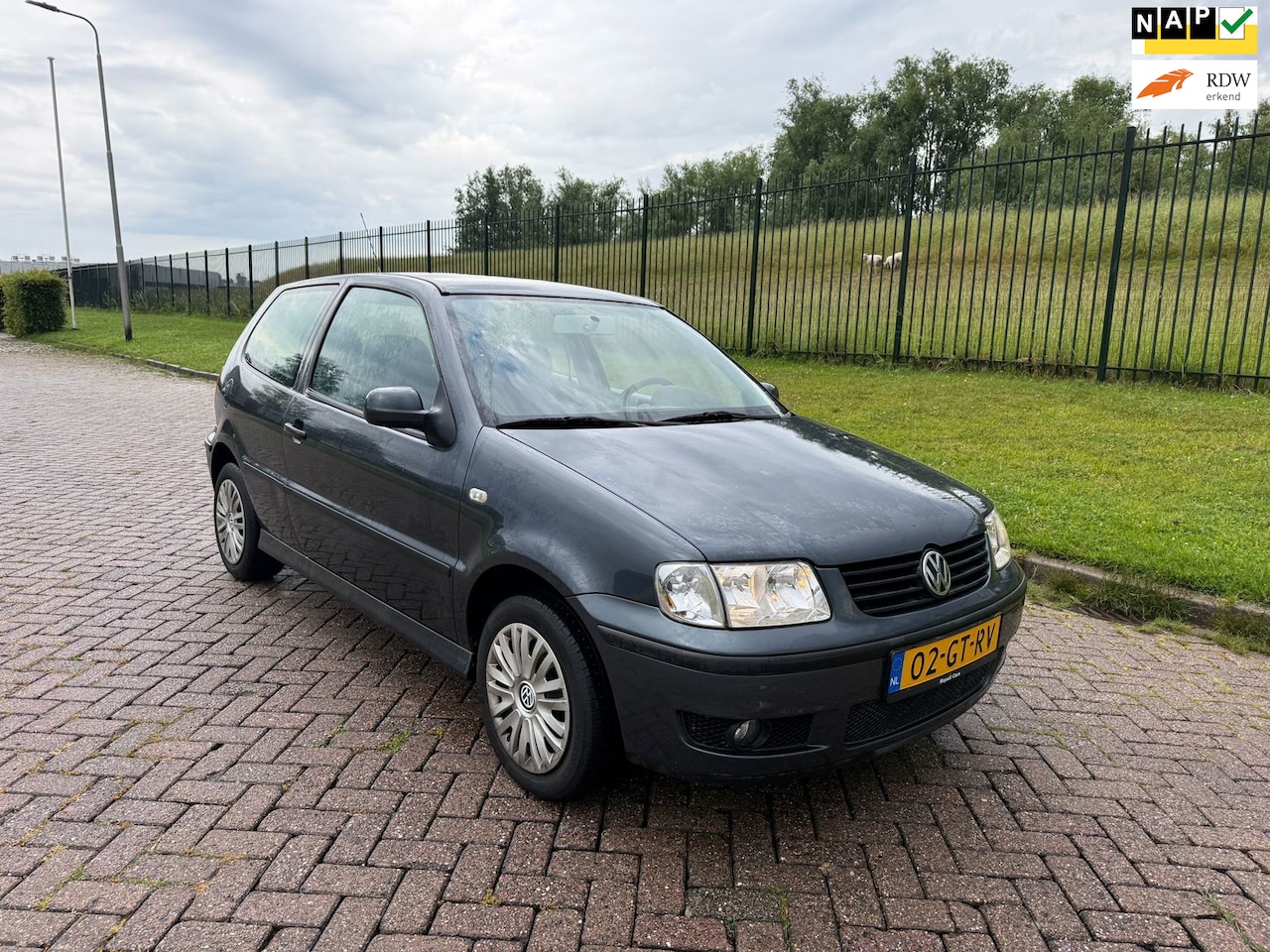 Volkswagen Polo - 1.4-16V Comfortline 1.4-16V Comfortline - AutoWereld.nl