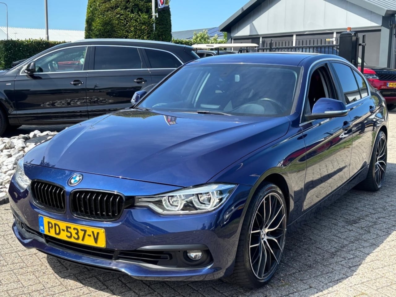 BMW 3-serie - 318I Executive Sedan Automaat 2017 Xenon Sportstoelen - AutoWereld.nl