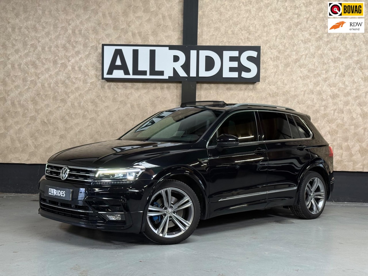 Volkswagen Tiguan - 2.0 TSI 4Motion Highline Business R | Pano | Trekhaak | 360 Camera | Akrapovic | Leer | me - AutoWereld.nl