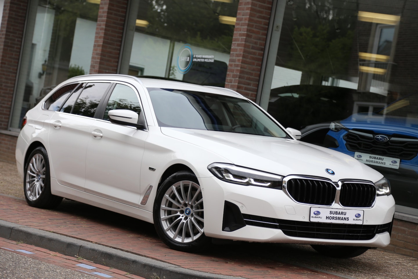 BMW 5-serie Touring - 530e Executive Livecockpit Prof Leer LED Navi Camera - AutoWereld.nl