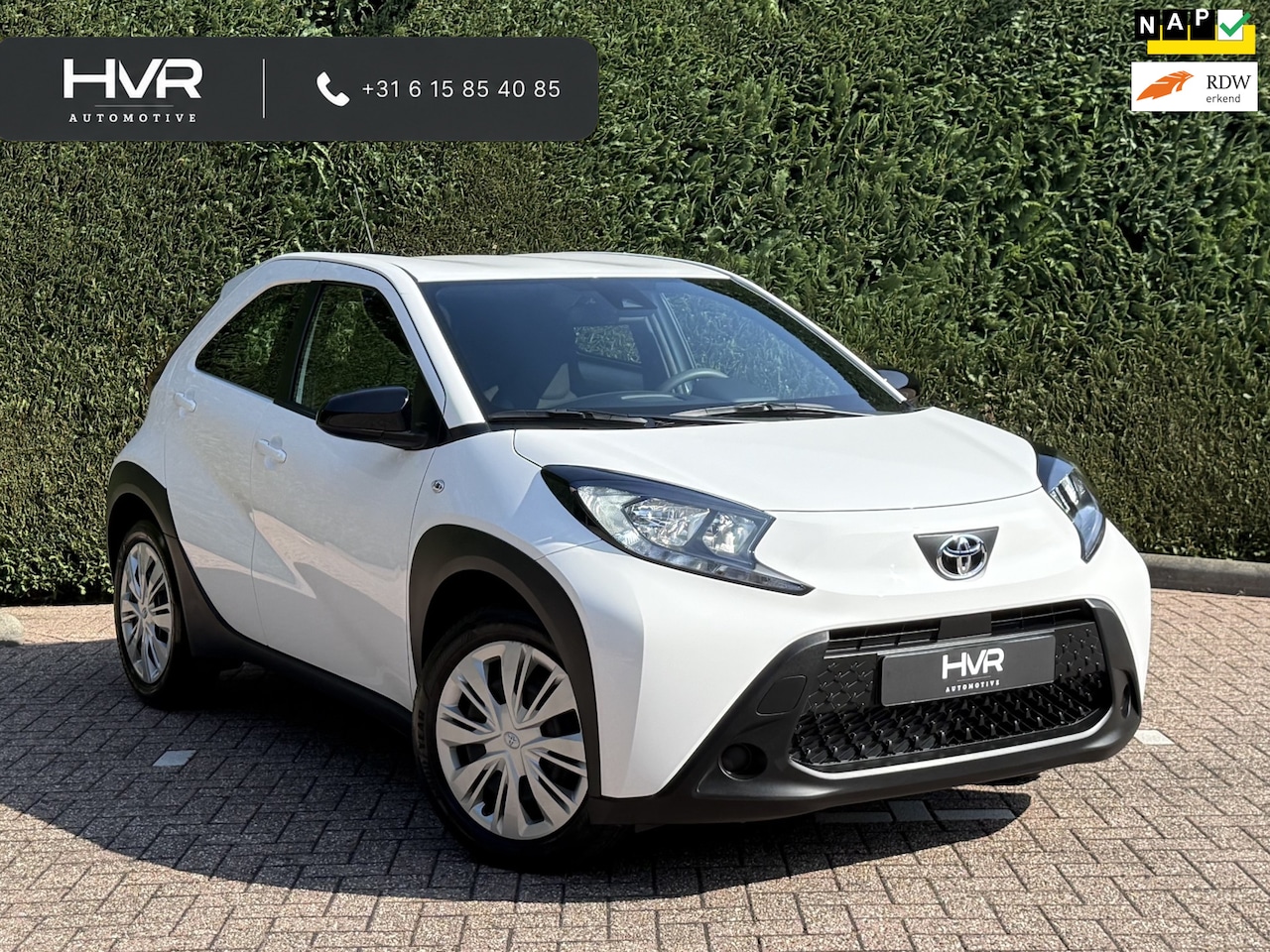 Toyota Aygo X - 1.0 VVT-i MT Play | Carplay | Camera | Fabrieks garantie | 1 Eig | NL Auto | ACC | Airco - AutoWereld.nl