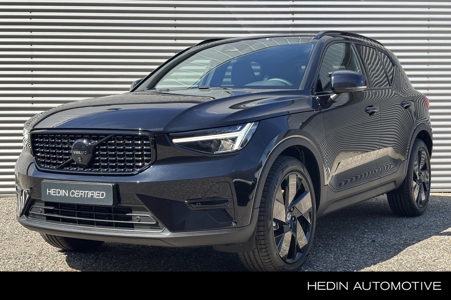 Volvo XC40 - 2.0 B4 Plus Black Edition / Nederlandse Auto / Eerste eigenaar / 360 camera / Electrische - AutoWereld.nl