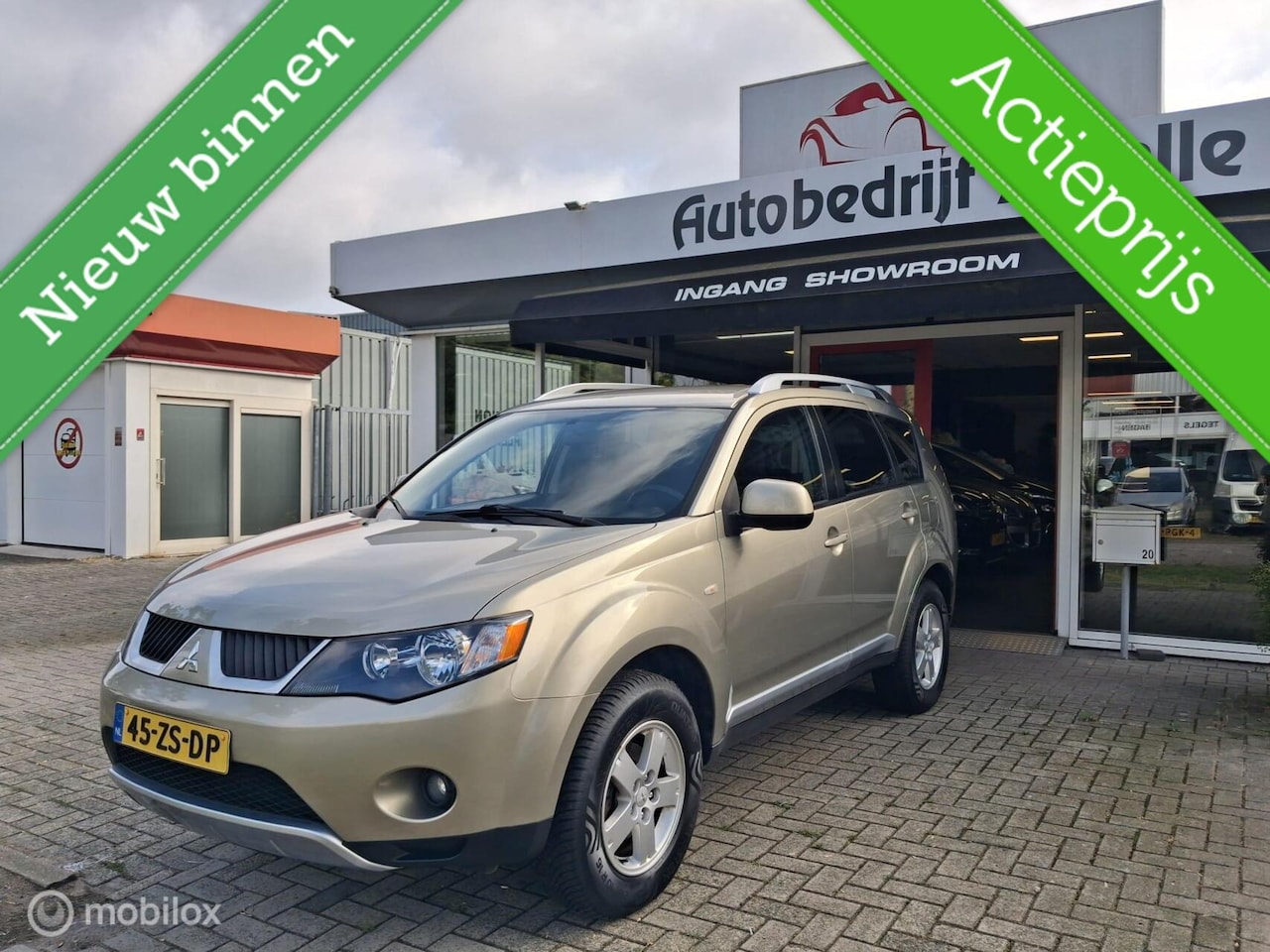Mitsubishi Outlander - 2.4|2WD|7 PERS|LEDER|DEALER ONDERHOUDEN - AutoWereld.nl