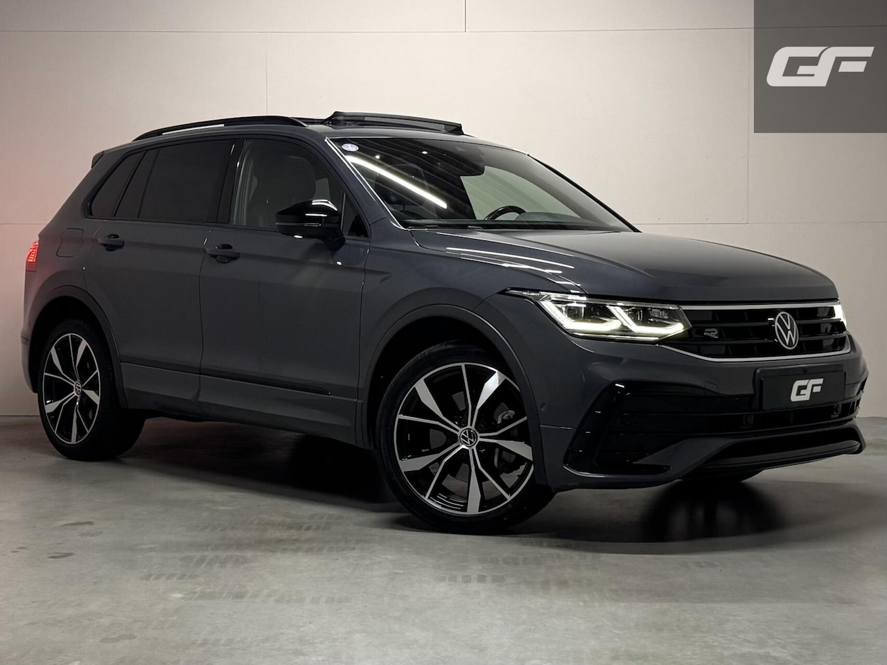Volkswagen Tiguan - 1.4 TSI eHybrid R-Line Black Edtion Leer Pano Memory 360° - AutoWereld.nl
