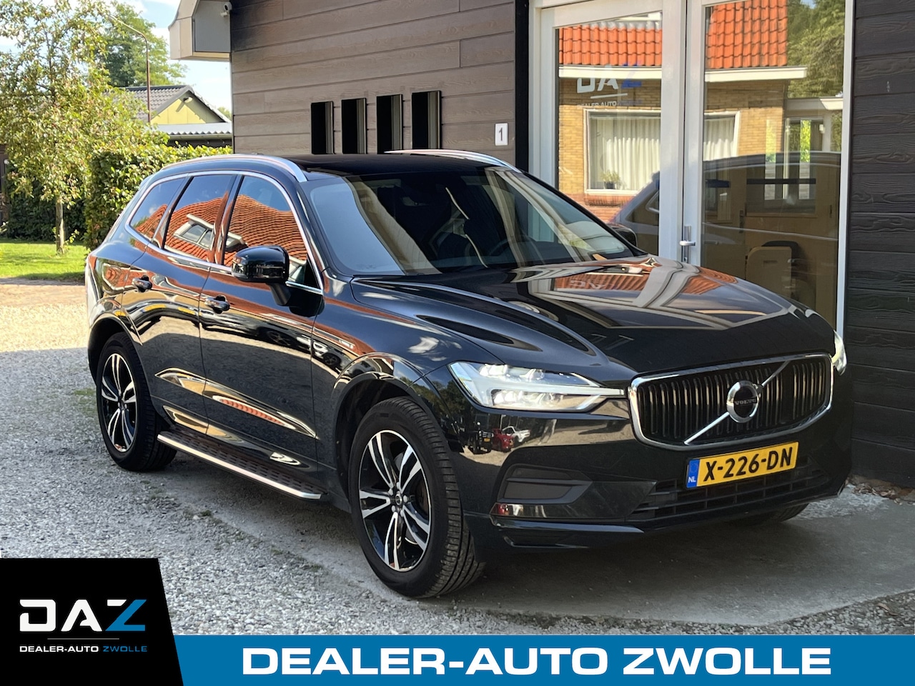 Volvo XC60 - 2.0 D4 Momentum Aut/Ecc/Leer/Navi/Pano - AutoWereld.nl