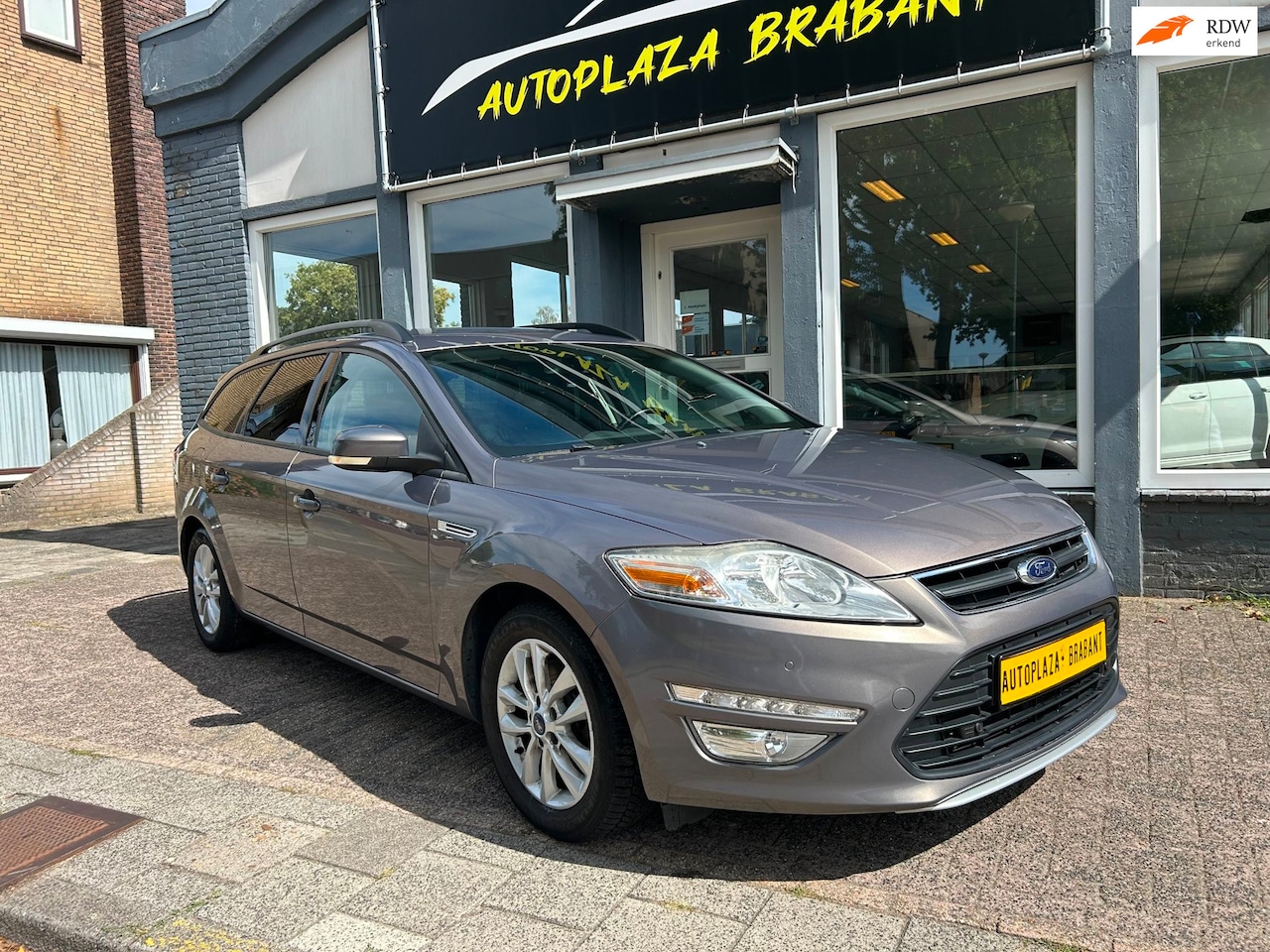 Ford Mondeo Wagon - 1.6 EcoBoost / NAVI / LEDER / PDC / TREKHAAK - AutoWereld.nl