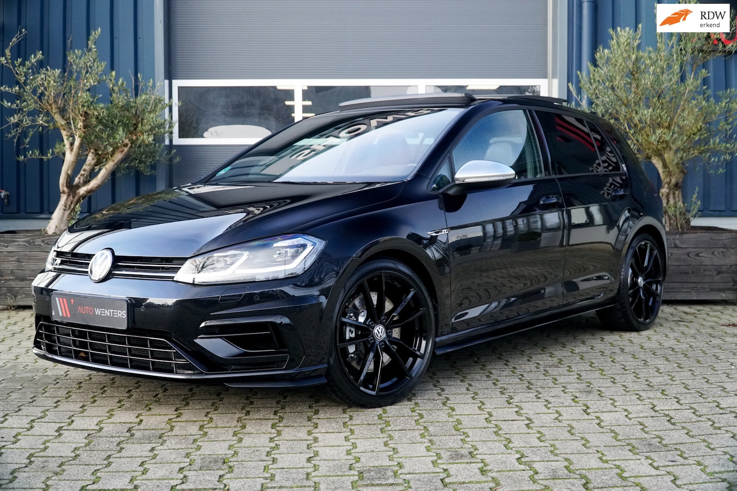 Volkswagen Golf - 2.0 TSI 4Motion R 301PK |PANO|BEATS|CAMERA - AutoWereld.nl