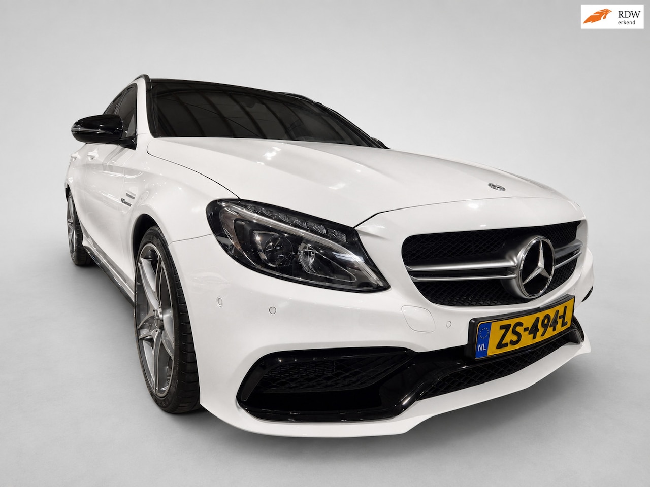 Mercedes-Benz C-klasse Estate - AMG 63 - Dealeronderhouden - Panoramadak - Burmester - Camera - Elektr klep - Rijklaar ! - AutoWereld.nl