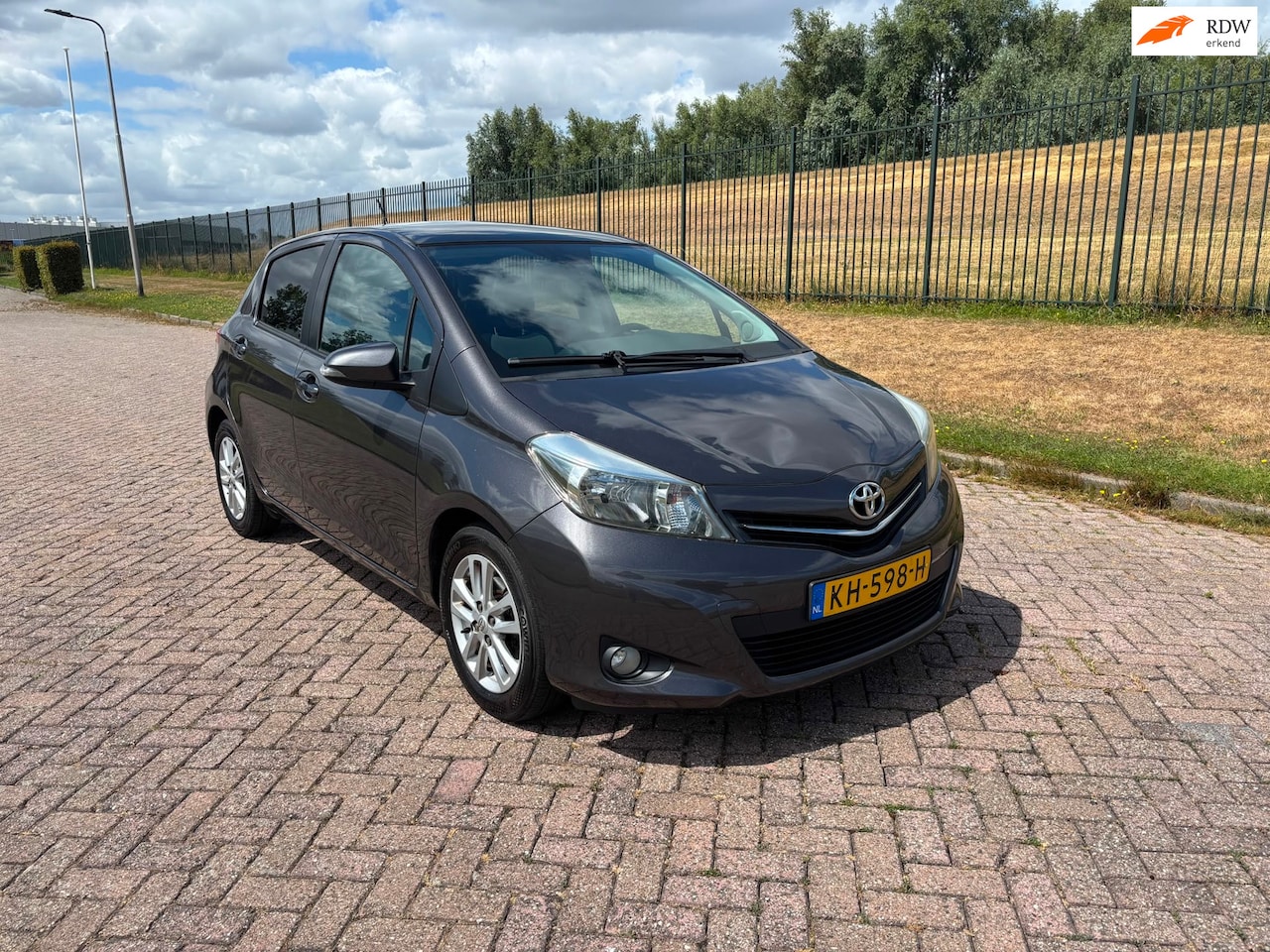 Toyota Yaris - 1.3 VVT-i Aspiration 1.3 VVT-i Aspiration - AutoWereld.nl