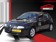 Alfa Romeo 147 - 1.6 T.Spark Distinctive Climate Cruise Lederen Bekleding
