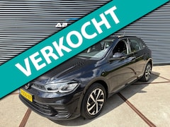 Volkswagen Polo - 1.0 TSI Life LM VELGEN/ CARPLAY/ PARKEERSENSOREN