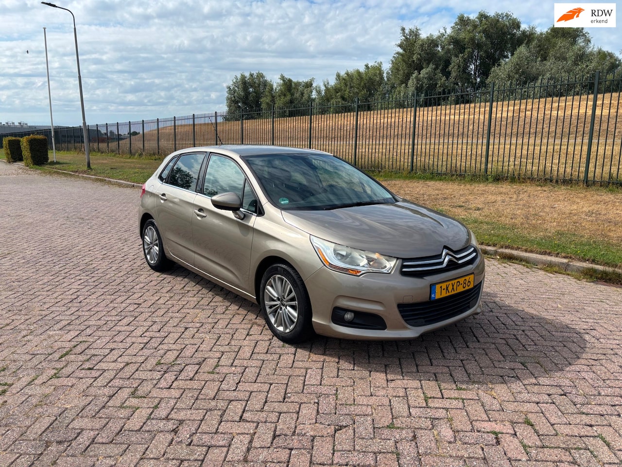 Citroën C4 - 1.6 VTi Ligne Business 1.6 VTi Ligne Business - AutoWereld.nl