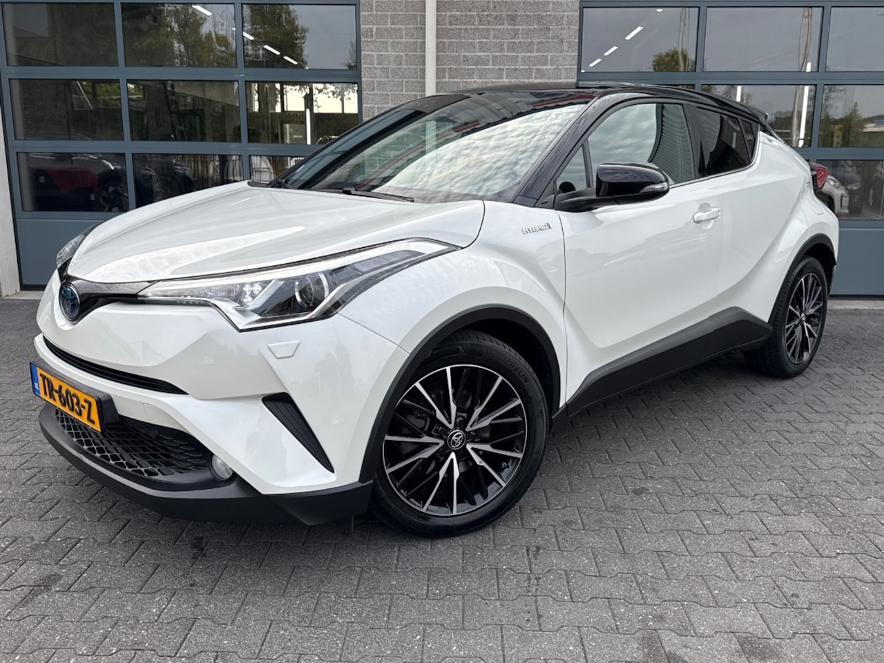 Toyota C-HR - 1.8 Hybrid Bi-Tone|CAMERA|1E EIGENAAR| - AutoWereld.nl