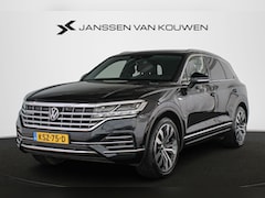 Volkswagen Touareg - 3.0 TSi eHybrid 4MOTION Luchtvering Panoramadak Night Vision Soft Close