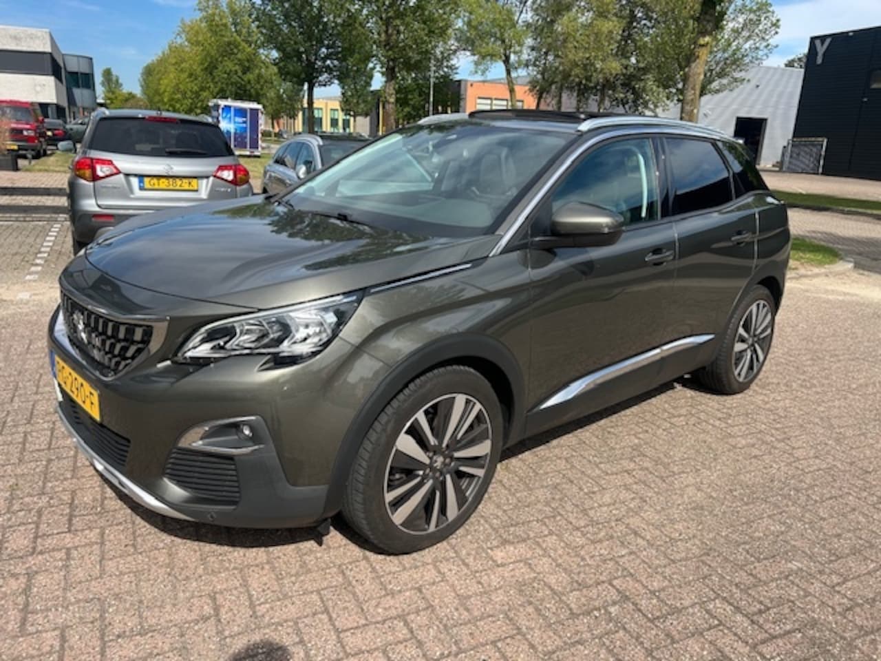 Peugeot 3008 - 1.2 PureTech BL Prem NAVI CARPLAY CAMERA NAP! - AutoWereld.nl