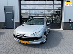 Peugeot 206 - 1.4 One-line airco 5 deurs
