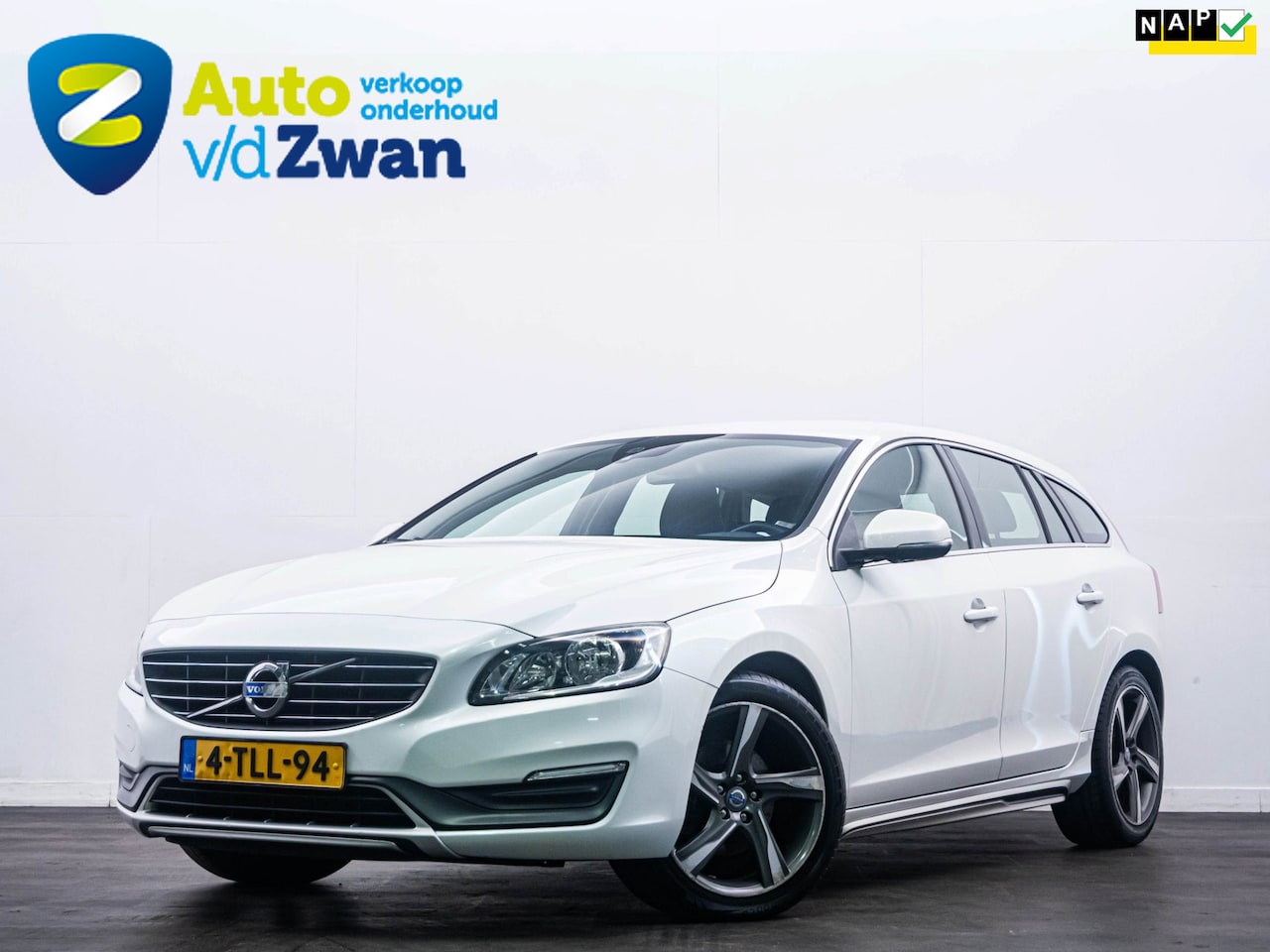 Volvo V60 - 1.6 T3 Momentum Clima|Cruise|Navi|Trekhaak! - AutoWereld.nl