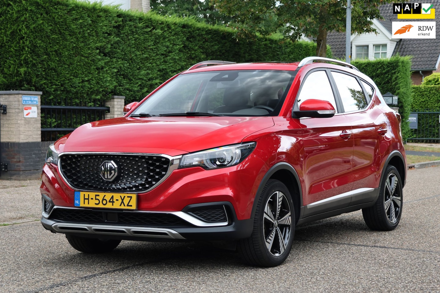 MG MG ZS EV - Luxury 45 kWh | SOH 90% | PANO | CARPLAY | CRUISE | CAMERA | ZEER MOOIE DEALER ONDERHOUDEN - AutoWereld.nl