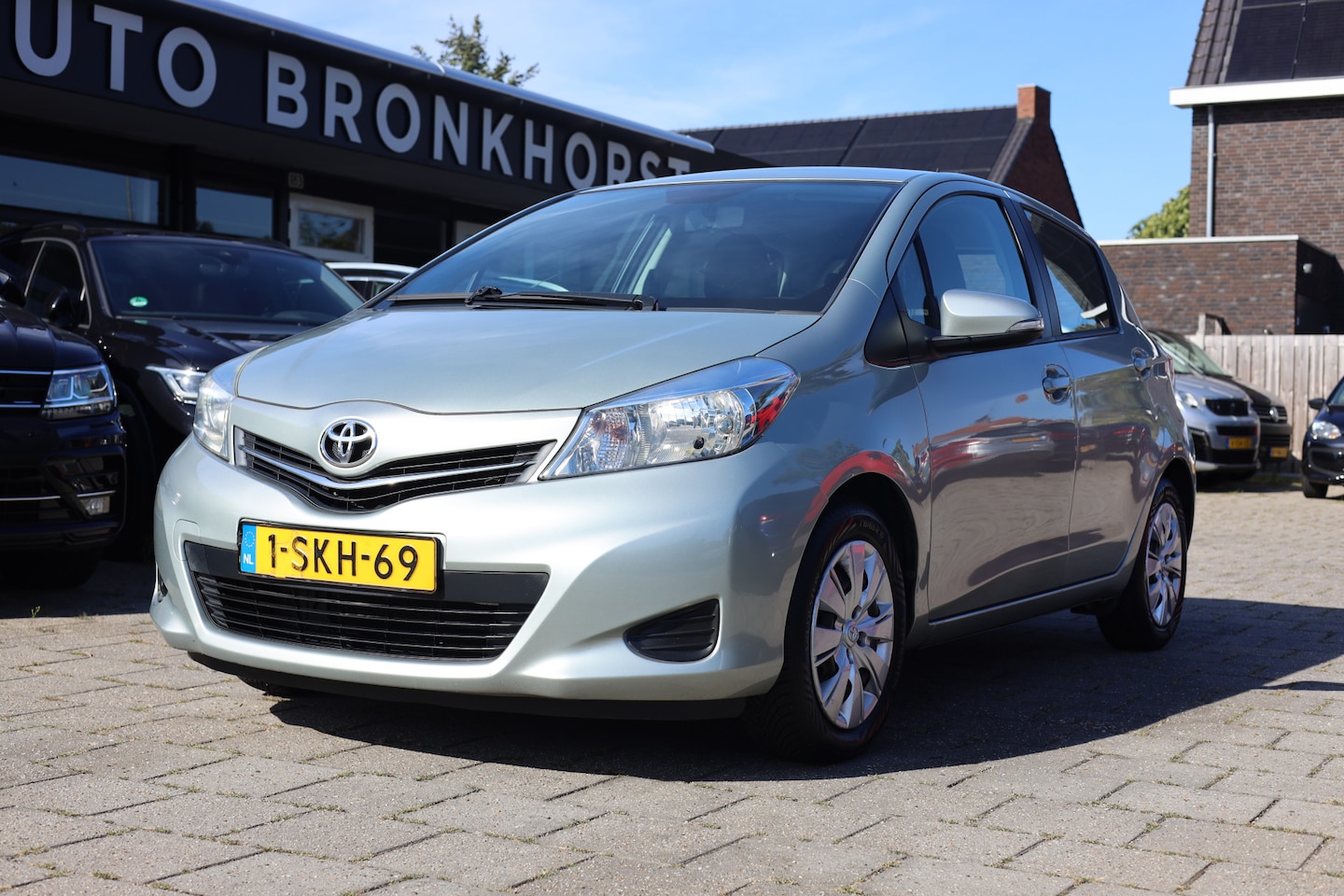 Toyota Yaris - 1.3 VVT-i COMFORT | NAVI | CAMERA | TREKHAAK - AutoWereld.nl