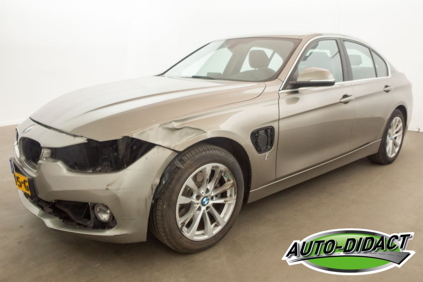 BMW 3-serie - 330e Automaat Navi Centennial Executive - AutoWereld.nl