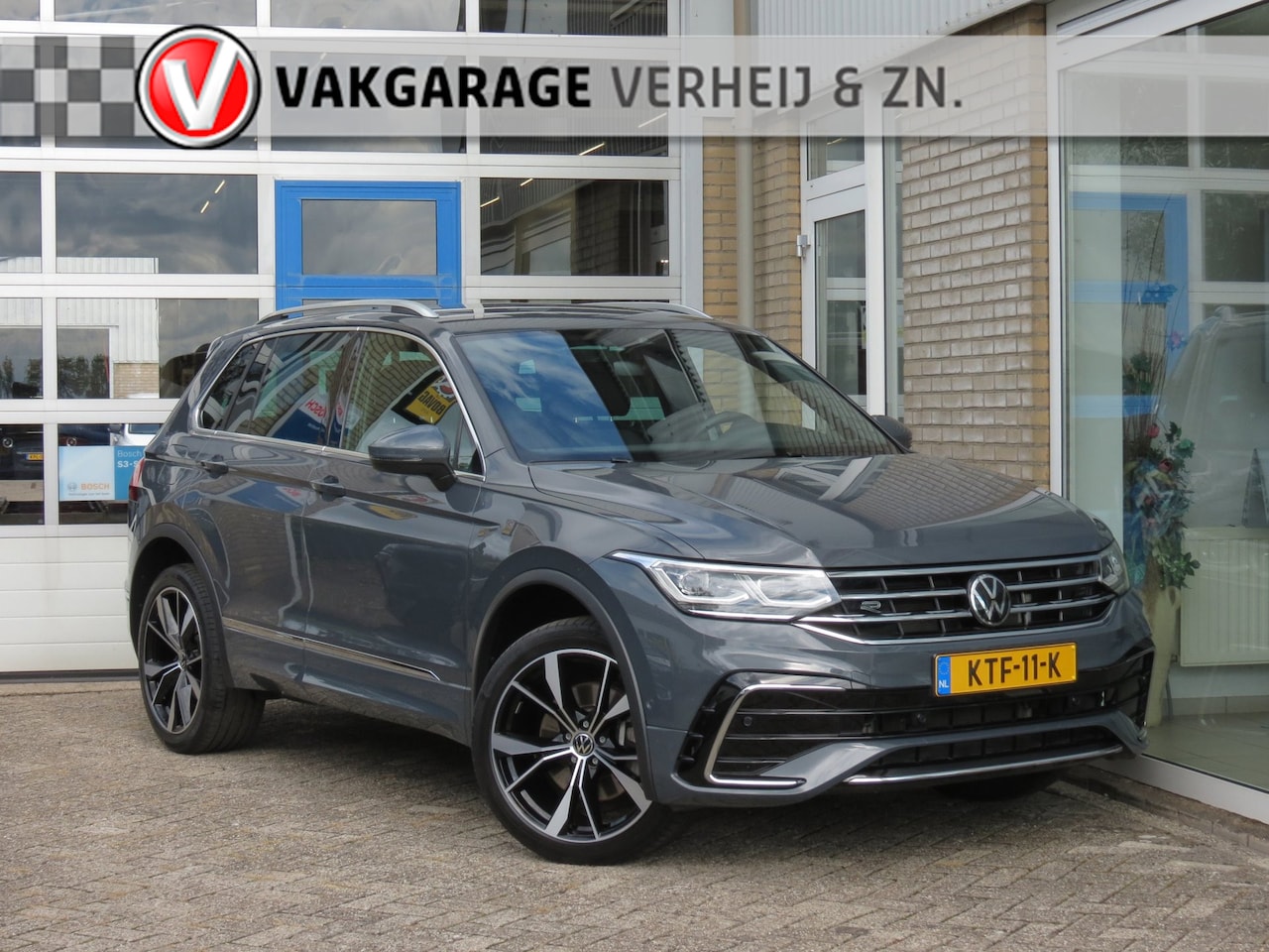 Volkswagen Tiguan - 1.4 TSI eHybrid R-Line Business+ Trekhaak|Camera|Winter Pack|CarPlay|Navi|IQ LED|Elect. Kl - AutoWereld.nl