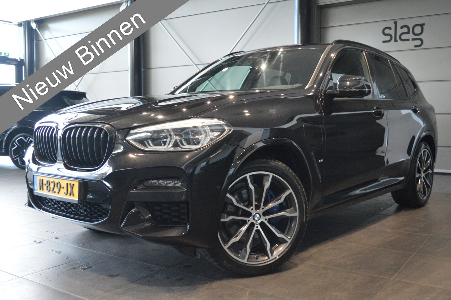 BMW X3 - xDrive30e M-SPORT HUD camera leer trekhaak 20 inch !! - AutoWereld.nl