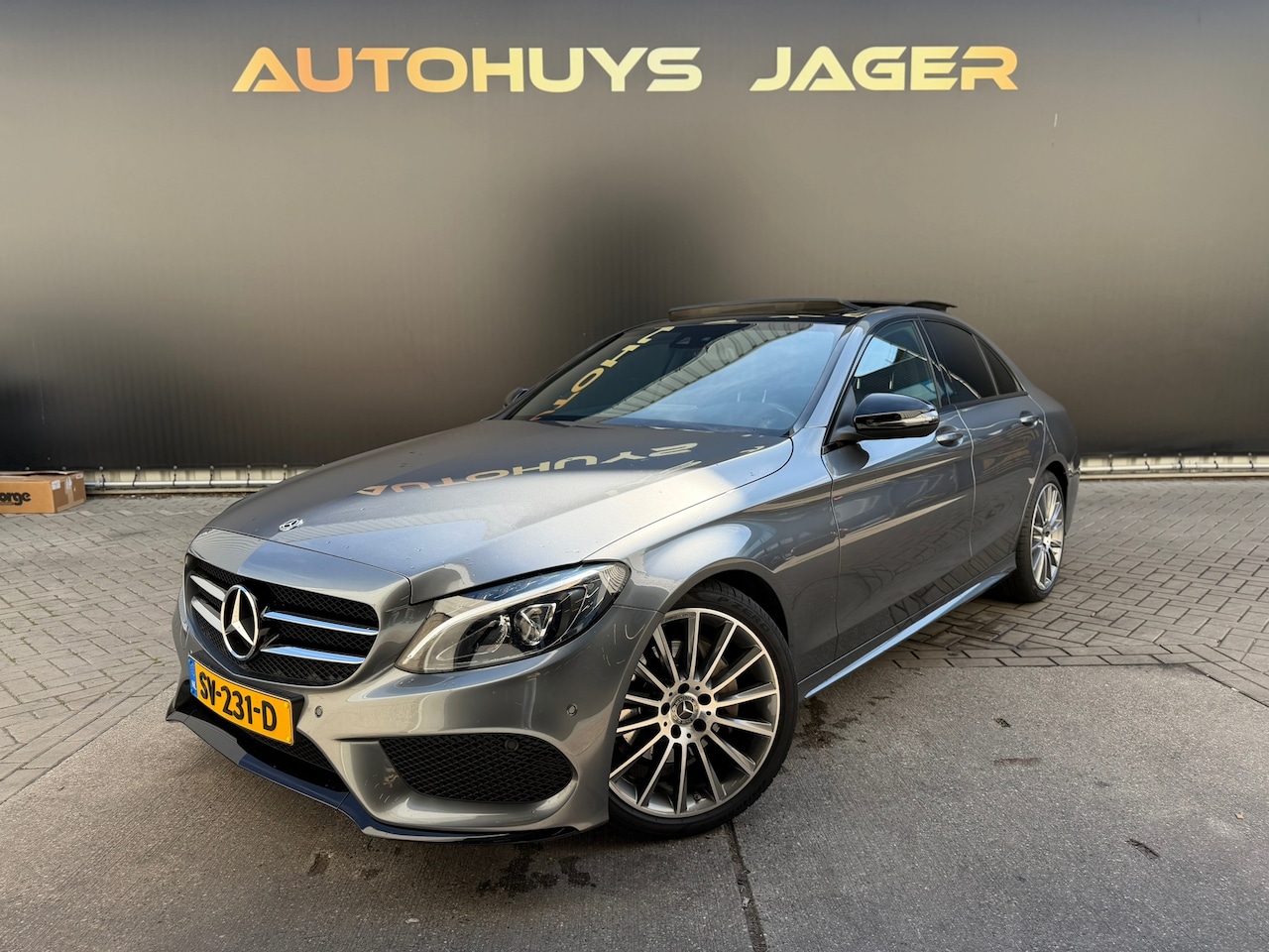Mercedes-Benz C-klasse - 200 AMG Sport Edition Pano Camera Trekhaak Sensoren Automaat - AutoWereld.nl