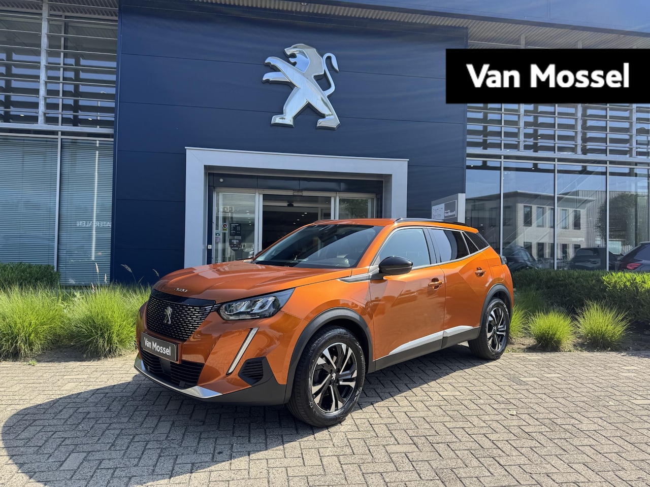 Peugeot 2008 - PureTech 100 Allure Pack l Trekhaak l Navigatie - AutoWereld.nl