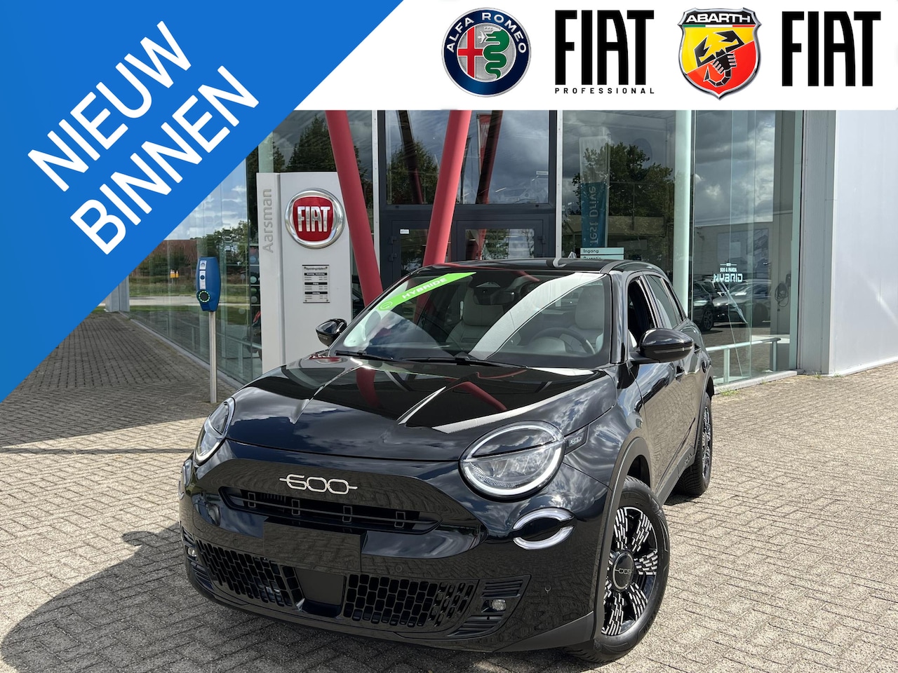 Fiat 600 - 1.2 Hybrid Icon | 8 Jaar garantie | Camera | Stoelverwarming | Navi | All season banden - AutoWereld.nl