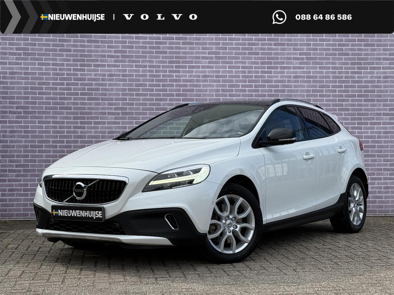 Volvo V40 Cross Country - 1.5 T3 Polar+ Luxury | Standkachel | Harman/Kardon | DAB | Keyless entry/start | Panoramad - AutoWereld.nl