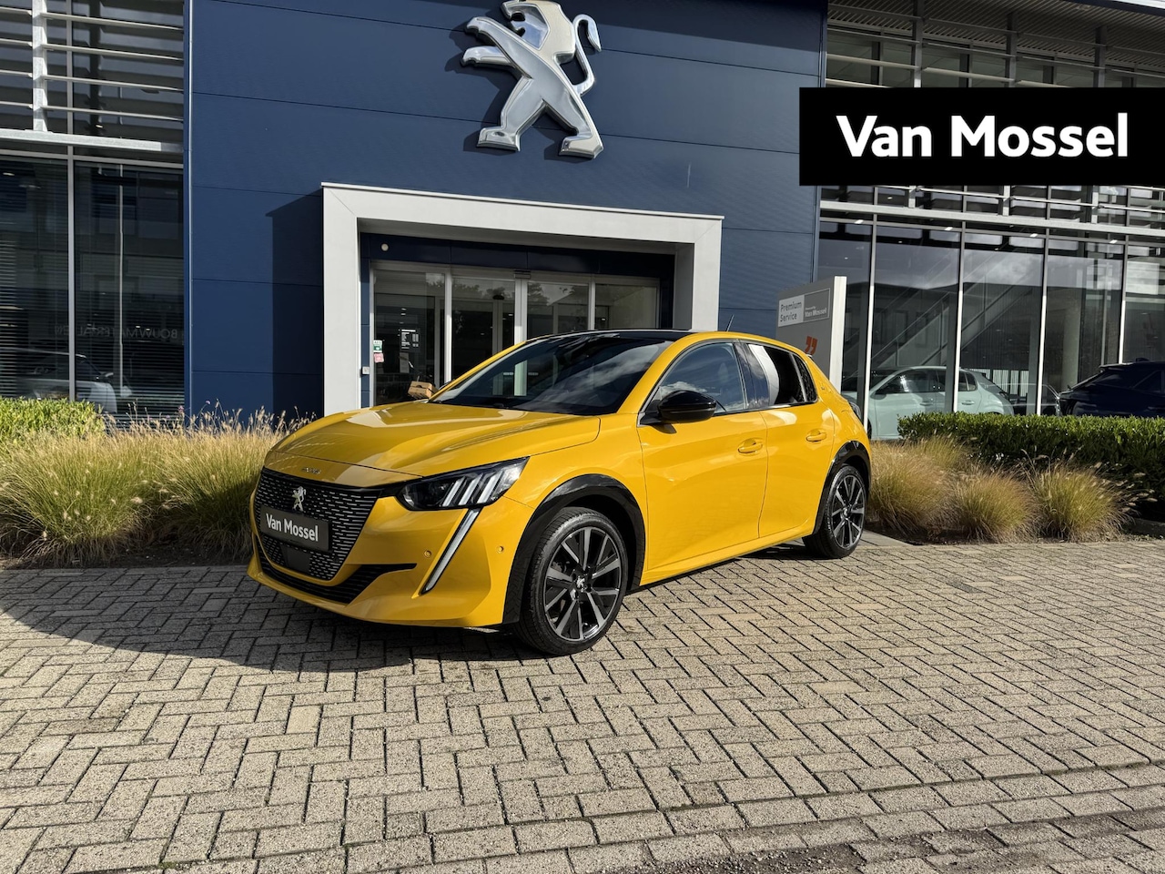 Peugeot 208 - PureTech 100 GT Pack l Stoelverwarming l Trekhaak l Black Diamond dak - AutoWereld.nl
