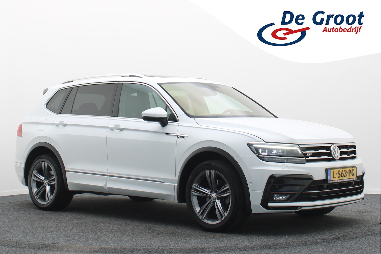 Volkswagen Tiguan Allspace - 1.5 TSI DSG Highline Business R-Line 7p. Camera, Apple CarPlay, Panoramdak, Elek. Trekhaak - AutoWereld.nl