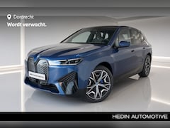 BMW iX - xDrive50 | 22" | Sky Lounge | Harman Kardon | Trekhaak | Sportpakket | Driving Assistant P